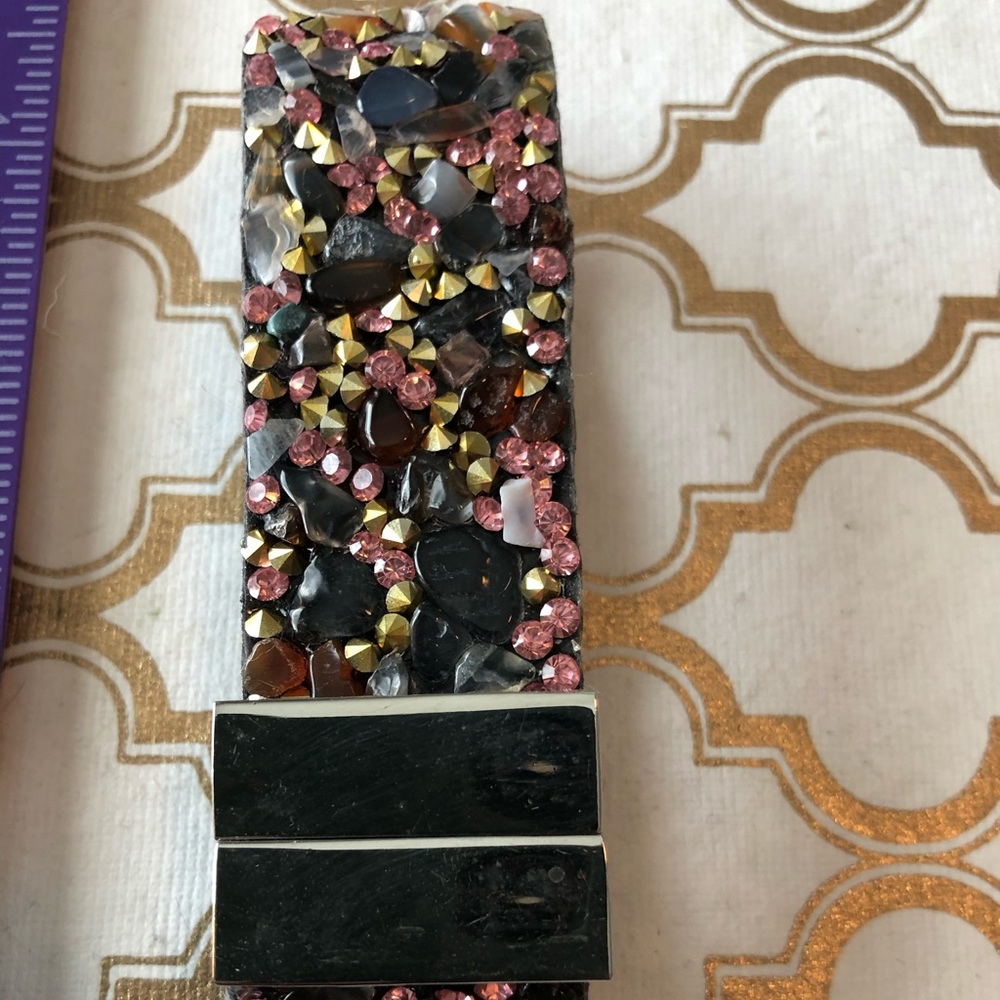 Magnetic closure bracelet with real stones